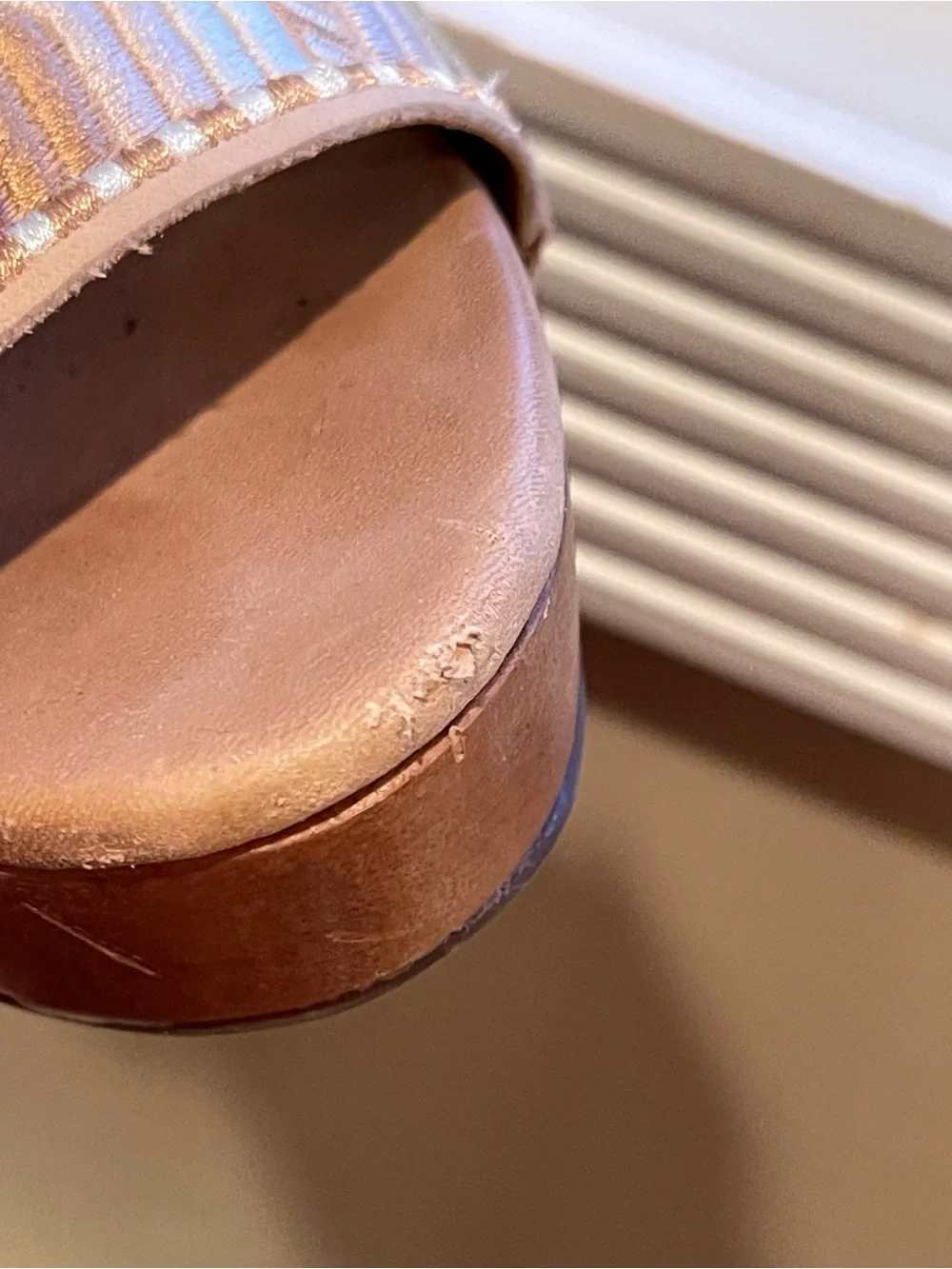 Cynthia Vincent Women’s Wood Wedge Heels SZ 8,5